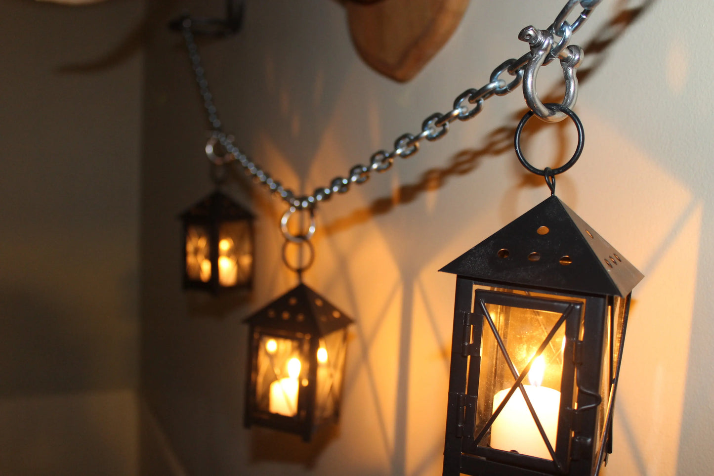Horse shoe Wall Mounted Three Latern